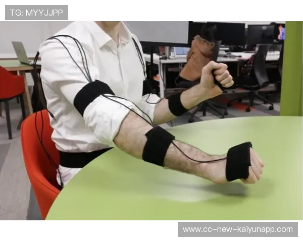 体育科技：可穿戴设备助力运动员提升训练效率，智能运动穿戴