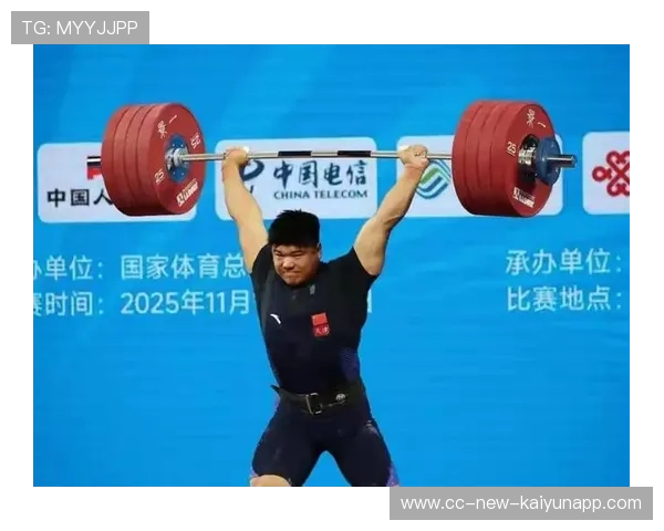 举重大赛突发换位导致世界纪录被否定，争议延烧